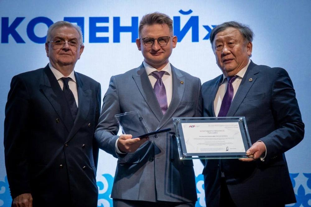 Главный врач Ивановского онкодиспансера награжден медалью имени Н.Н. Трапезникова